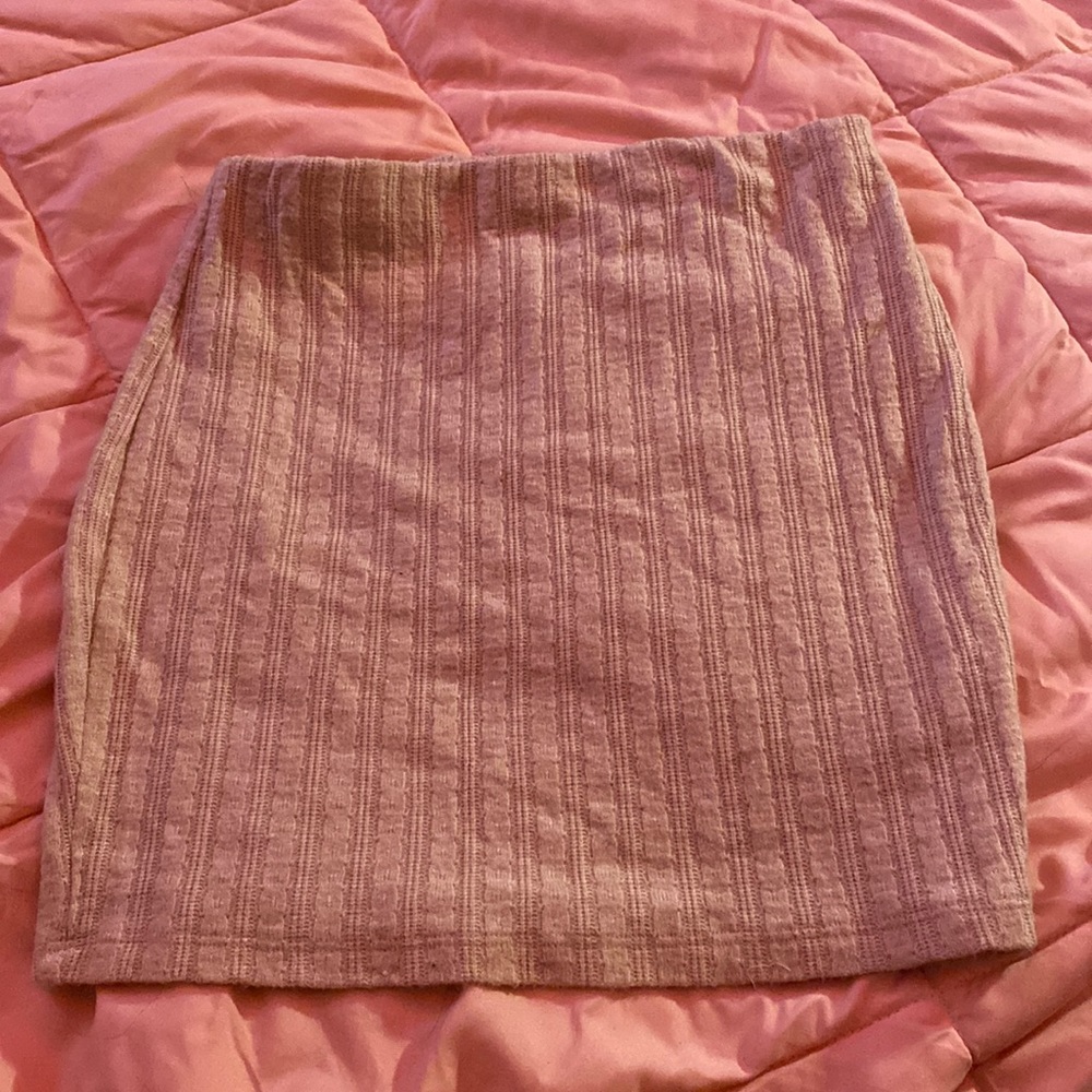 beige skirt